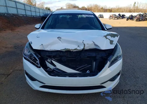 2015 Hyundai Sonata Se z USA, uszkodzony, nr VIN 5NPE24AF8FH244193